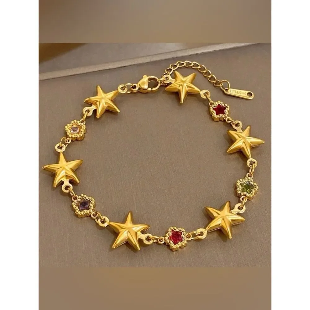Gold Star Charm Bracelet A1904